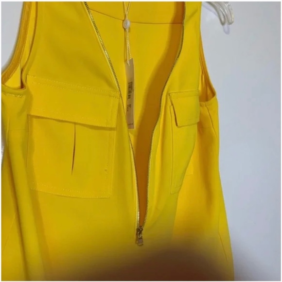 NWT Trina Turk Zipper V Neck Sleeveless Blouse - Picture 12 of 16